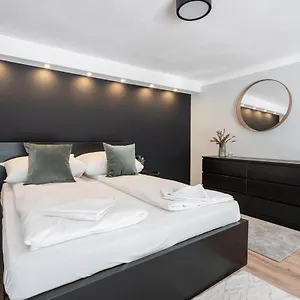 S11 - Stylish Prime,location, By Bqa , Budapest Ungheria